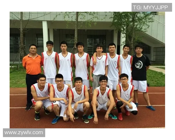 赛后分析:上海篮球队与北京篮球队的表现与状态对比探讨